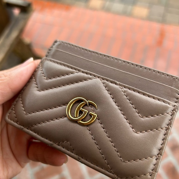 Gucci GG Marmont Taupe Card Holder - Picture 2 of 8